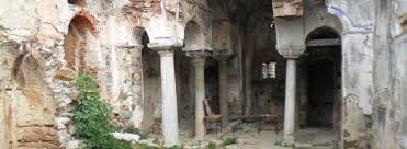 Kemerli Kilise (Panagia Pantobasilissa): Trilye'nin Freskleriyle Ünlü Tarihi Hazinesi 1 Trilye Kemerli Kilise dış cephe ve tarihi kemerler