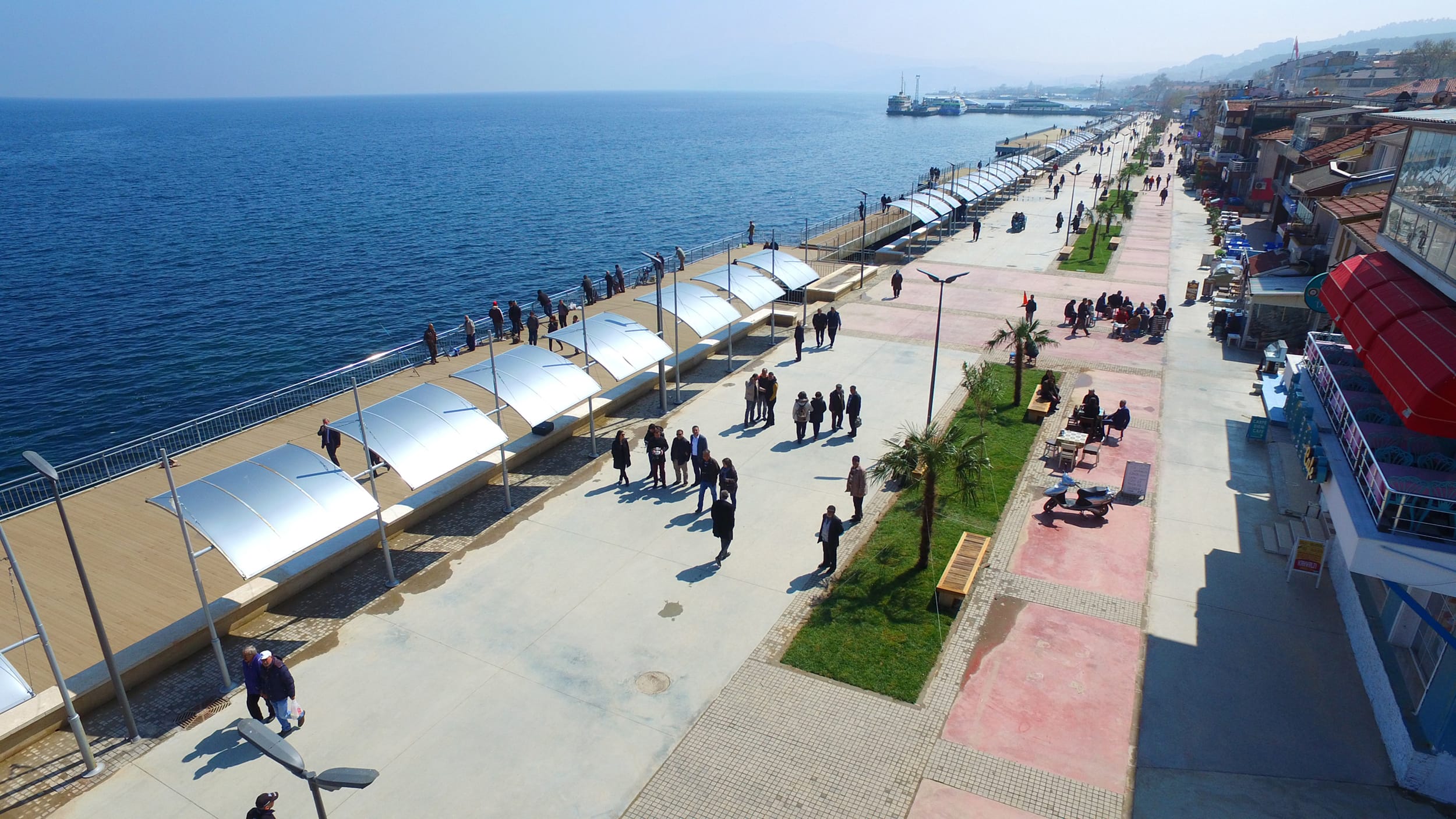 Mudanya sahil yürüyüş yolu ve çay bahçeleri