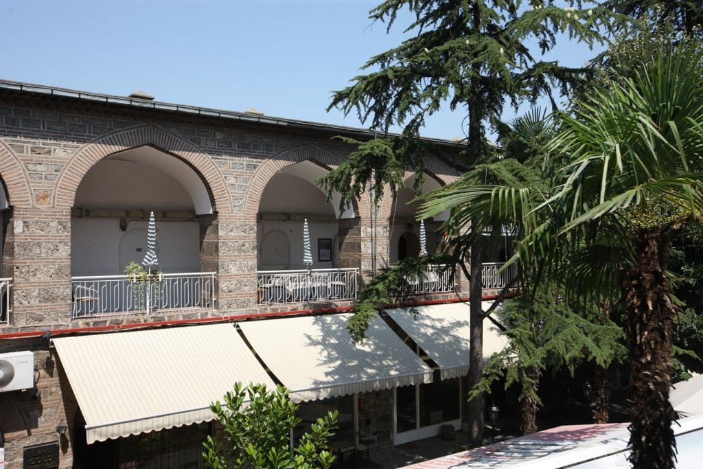 Emir Han (Bey Hanı): Bursa Çarşısı'nın İlk Hanı ve Saklı Bahçesi 7 emir han dükkankar
